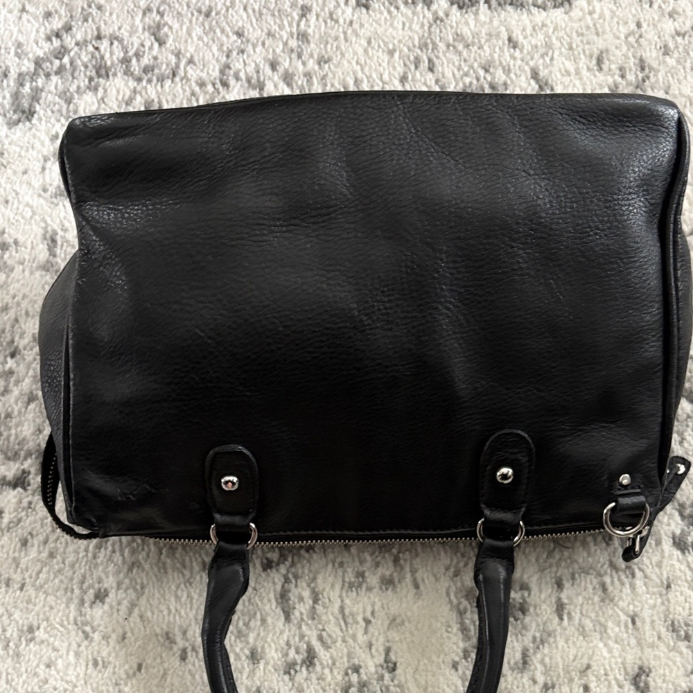 Roots Black Pebbled Leather Tote Bag with Removable Strap - Picture 5 of 13